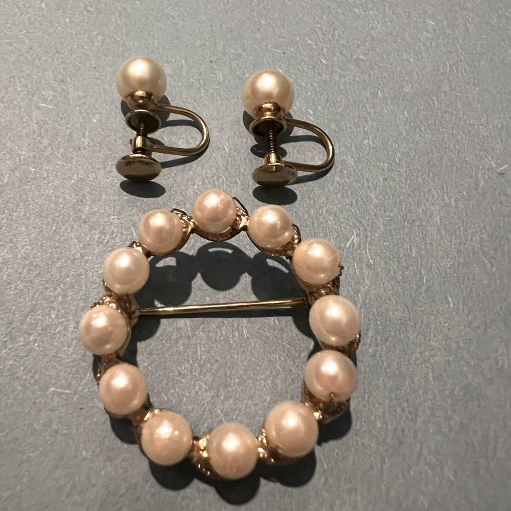 Pearl earrings and pin